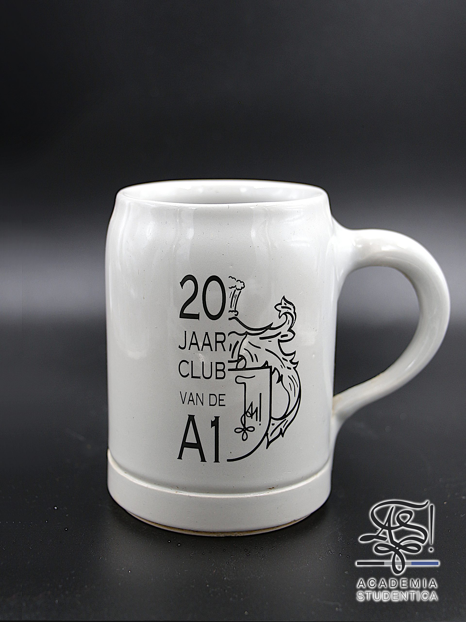 Read more about the article Glass-BE-Ant-Club van de A1-1995.1-Cap’n